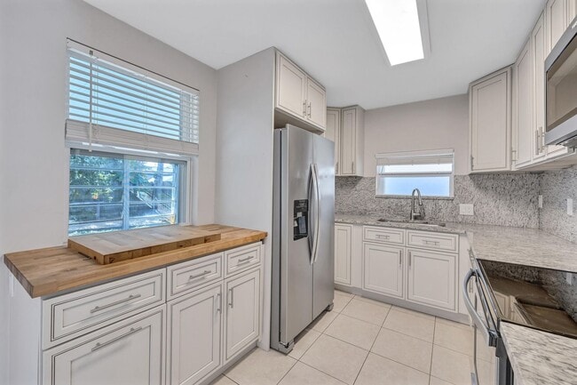 1650 NE 33rd St, Pompano Beach, FL 33064 - photo 5