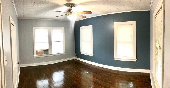 1107 W Russell Place unit 1, San Antonio, TX 78201 - photo 4