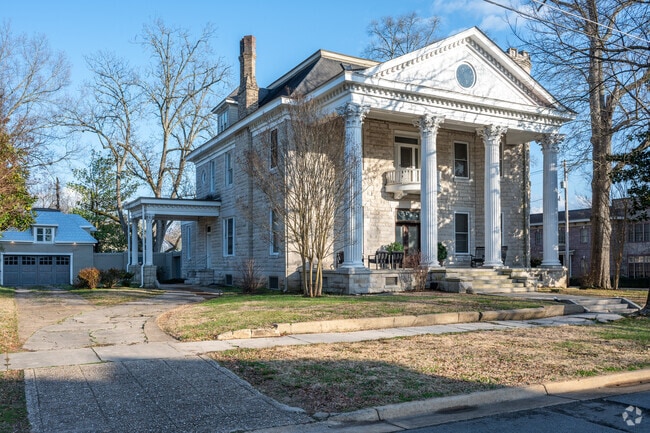 Throughout the city of Corinth, there are many large estates that date back to before the Civil War.