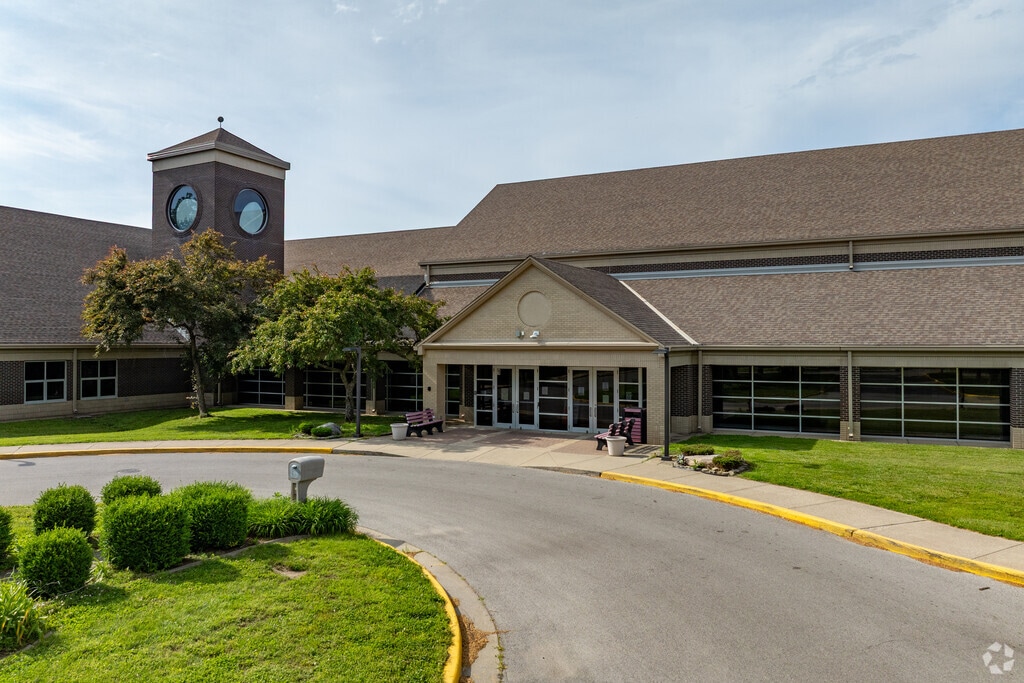 Sugar Grove Elementary School entrance.