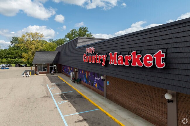 Cascades locals shop at Polly’s Country Market, a Jackson staple for over 90 years.