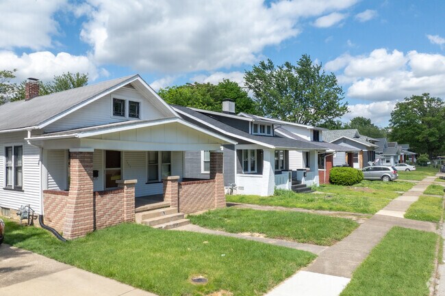 You can find a variety of bungalow style homes in the Presidents neighborhood.