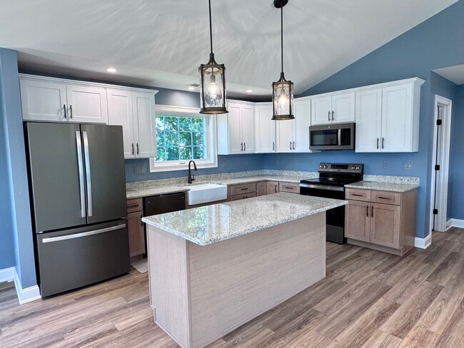 21 Charles St, Enfield, CT 06082 - photo 7