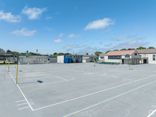 South Salinas benefits from the dedicated teachers at Lincoln Elementary School.