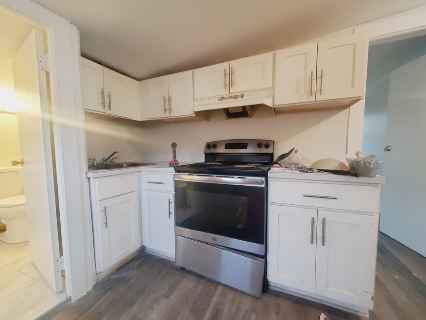 76 Pearsall Ave unit 3, Jersey City, NJ 07305 - photo 1