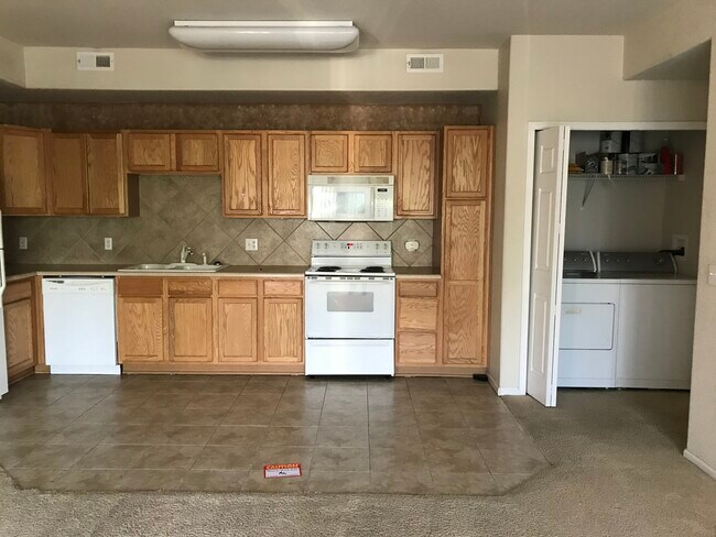 22920 E Roxbury Dr, Aurora, CO 80016 - photo 4