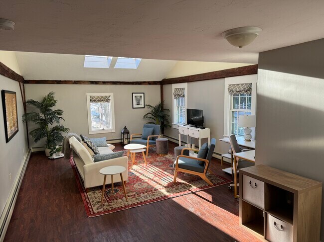 67 Warren St unit Carriage House Furni, Concord, NH 03301 - photo 2