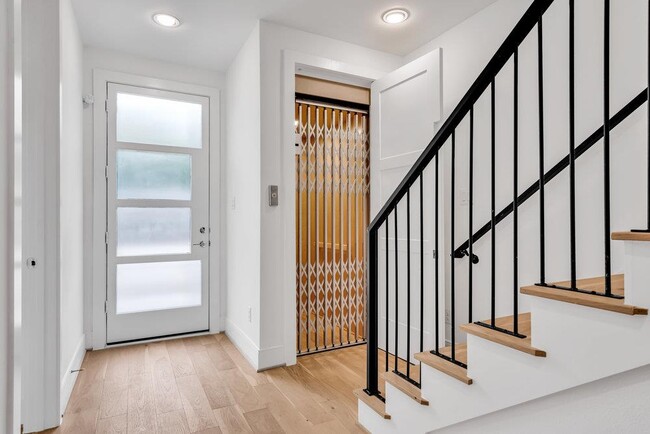 3 N Saint Charles St unit F, Houston, TX 77003 - photo 6