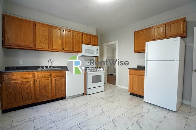 25 Linden St unit 1, Allston, MA 02134 - photo 4