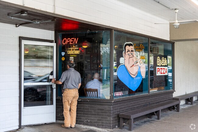 The locals of Marlow love Big Ed's Pizza, which was named as a Top 51 Pizza Parlor by USA Today.