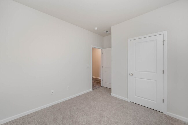 2083 E Paces Trail unit 36209723, Darlington, SC 29532 - photo 4