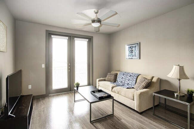 7216 Staffordshire Blvd unit ID1363982P, Houston, TX 77030 - photo 2