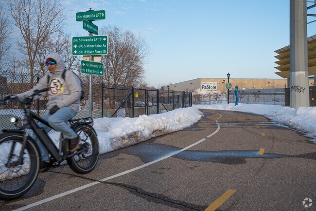 Residents of Longfellow have access to extensive bike lanes to travel.