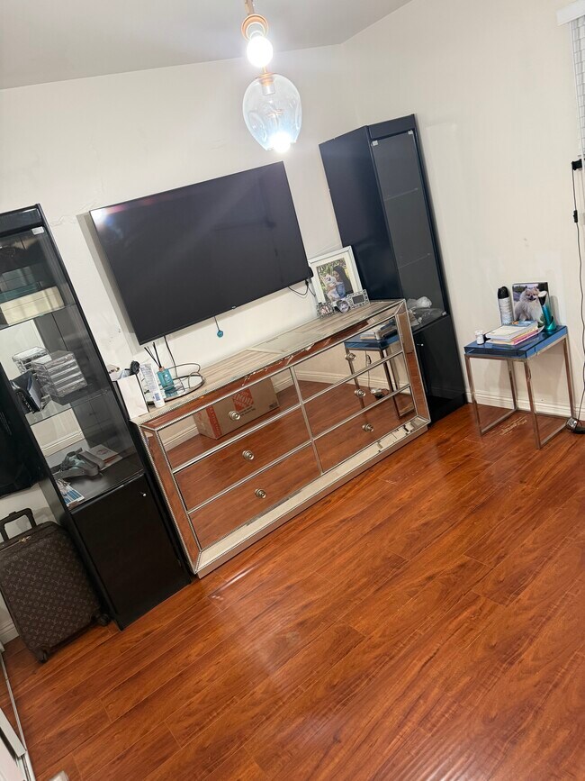 11068 Plainview Ave, Tujunga, CA 91042 - photo 7