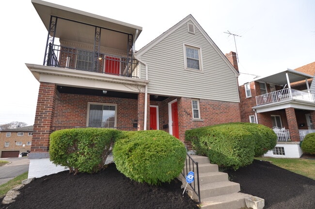 7301 Brookcrest Dr unit 1, Cincinnati, OH 45237 - photo 2