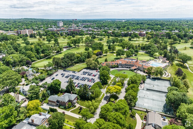 Residents in Shaker Heights have easy access to a variety of amenities.