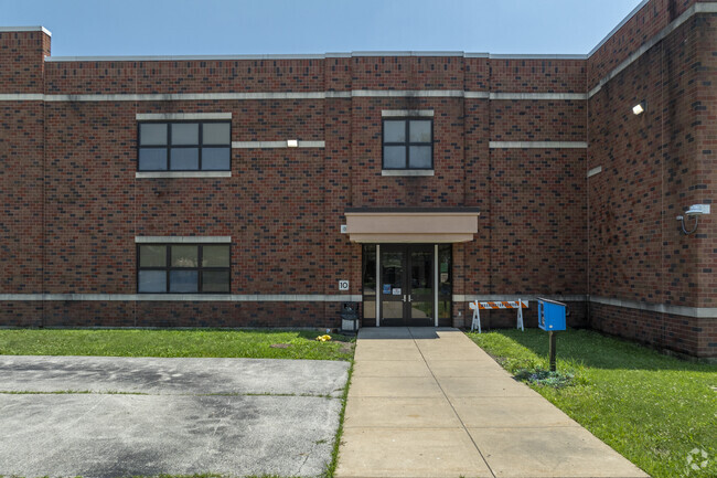Washington Elementary School has 277 students.