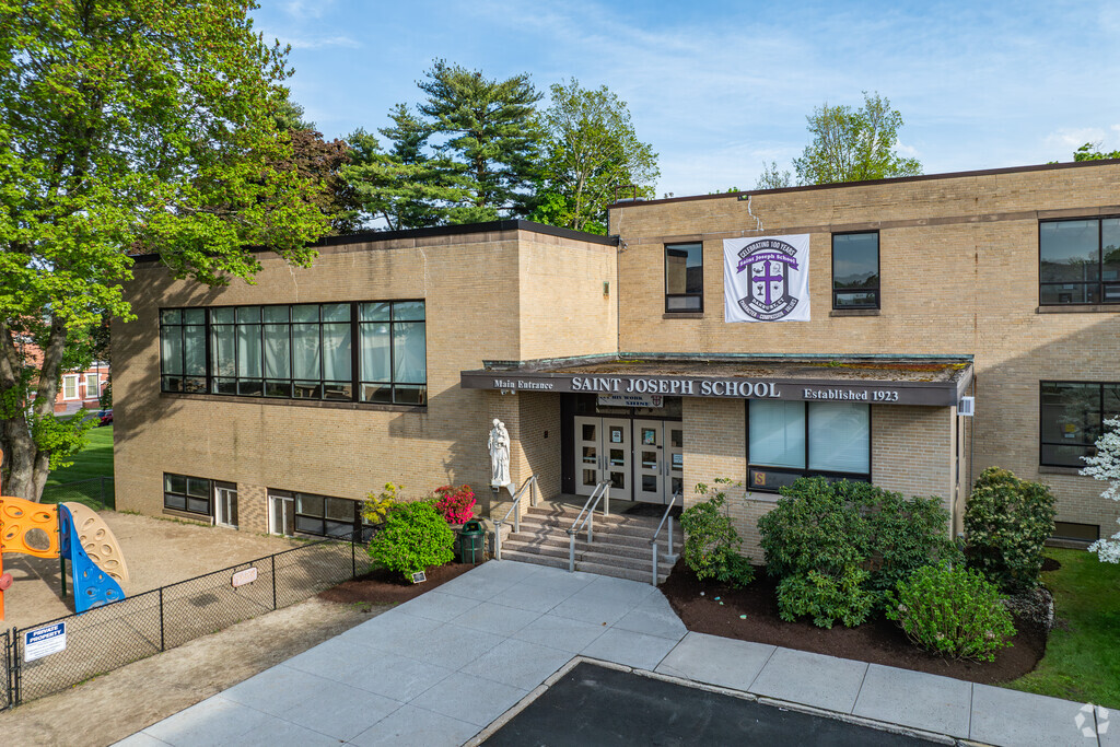 Welcome to the St Joseph School at 370 Main St, Danbury, CT 06810.