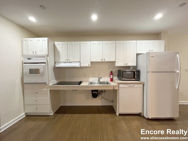 17 Edinboro St unit 407, Boston, MA 02111 - photo 2