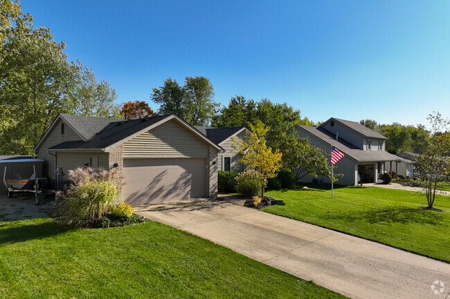 Well maintained front yards and clean driveways are everywhere in Parkview Addition neighborhood