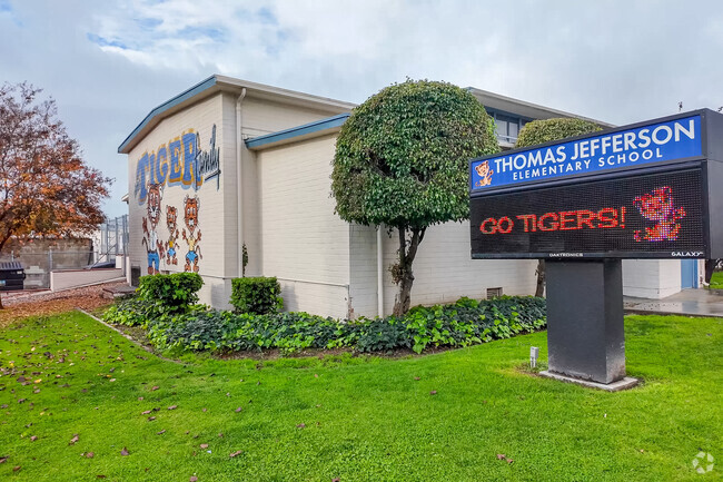 Thomas Jefferson Elementary School