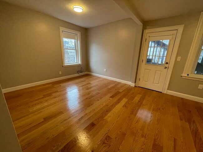 120 Berkshire St unit 8, Cambridge, MA 02141 - photo 5