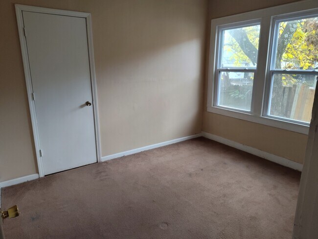 2101 Saint Xavier St unit 1F, Louisville, KY 40212 - photo 6