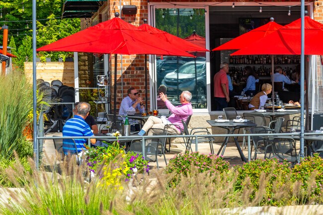 Discover the social side of Moreland Hills in its inviting spaces.