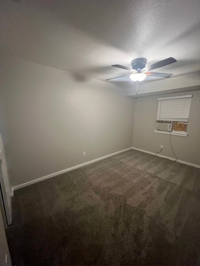 4333 Lashelle Ave unit Room 2, Colorado Springs, CO 80906 - photo 3