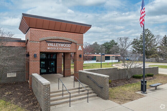 Valleywood Middle School, entrance.