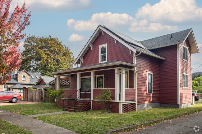 A craftsman style home in the Downtown neighborhood in Eugene, OR.