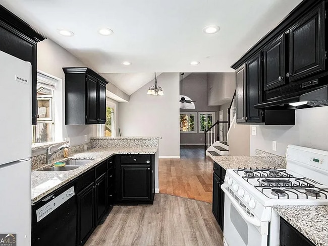 1264 Watercrest Cir, Lawrenceville, GA 30043 - photo 6