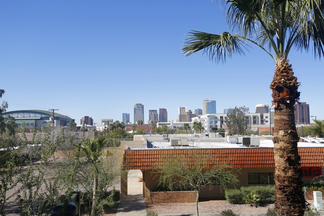 Mason Oliver, Phoenix, AZ 85034 - photo 3