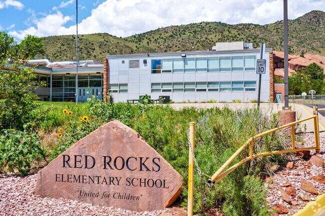 Red Rocks Elementary School near Belleview Acres received a score of A- on Niche.com.