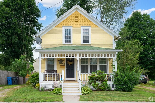 Colonial-style homes in Plainfield reflect the town’s deep New England roots and timeless charm.
