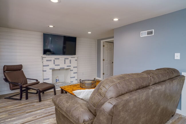 5571 N Chagrin Dr unit ID1061078P, Mentor-On-the-lake, OH 44060 - photo 3