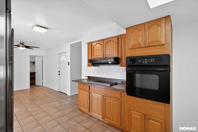 3029 W Shaw Butte Dr, Phoenix, AZ 85029 - photo 6