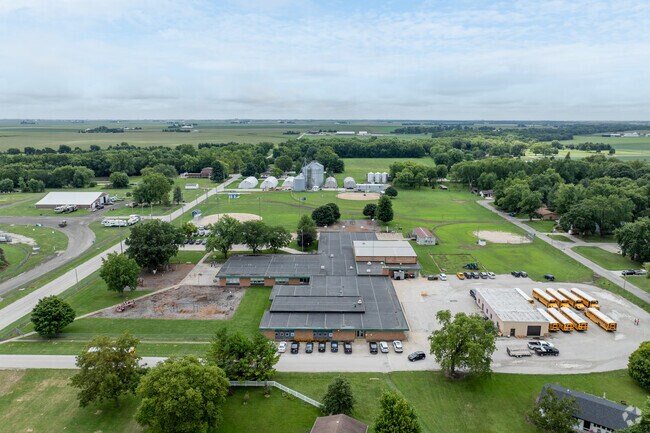Prairie Central Elementary School is a decent choice for students starting out in Fairbury.
