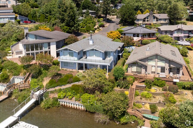 The Neotsu homes have different types of builds in the Lincoln City area.