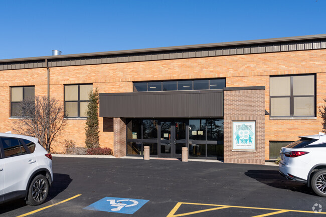 Hillside Elementary School has 426 students in grades PK, K-8.