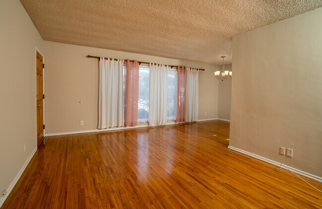 2318 10th St unit 2, Santa Monica, CA 90405 - photo 2