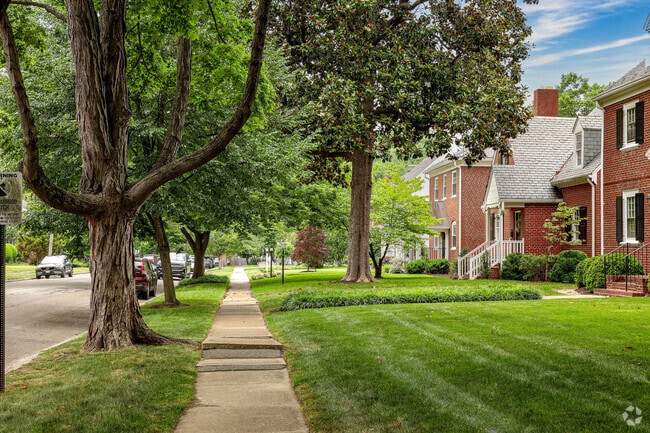 Manicured lawns and well maintained homes are found in Colonial Place.