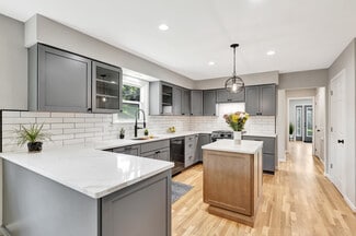 6624 Hitchingpost Ln, Cincinnati, OH 45230