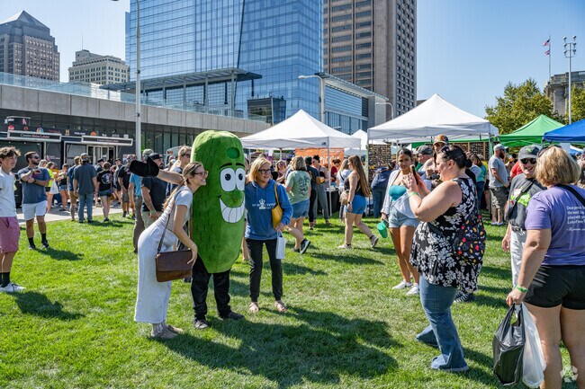 Cleveland Pickle Fest, walkable from Warehouse District, celebrates all things pickles.