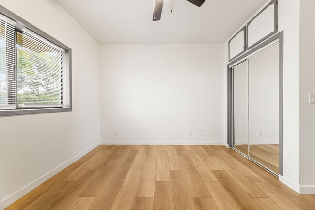 Laurel Woods Condominiums unit 5, San Fernando, CA 91340 - photo 6