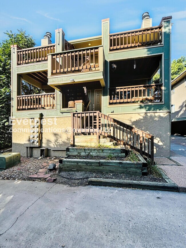 1812 17th St Unit 103, Boulder, CO 80302