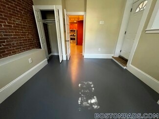 36 High St Unit B2, Brookline, MA 02445
