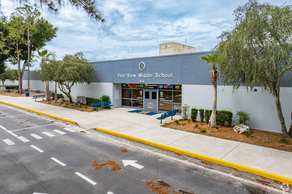 Pine View Middle School has 1,170 students in grades 6-8.