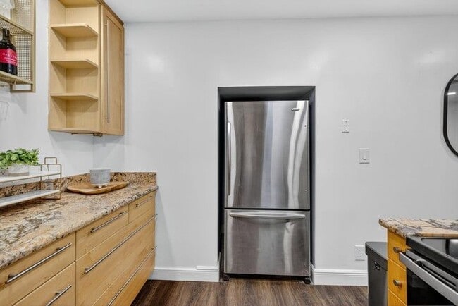 1317 NE 1st Ave, Fort Lauderdale, FL 33304 - photo 2