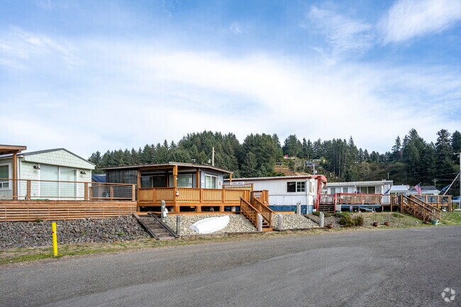There are plenty of smaller homes throughout the Winchester Bay Neighbourhood.